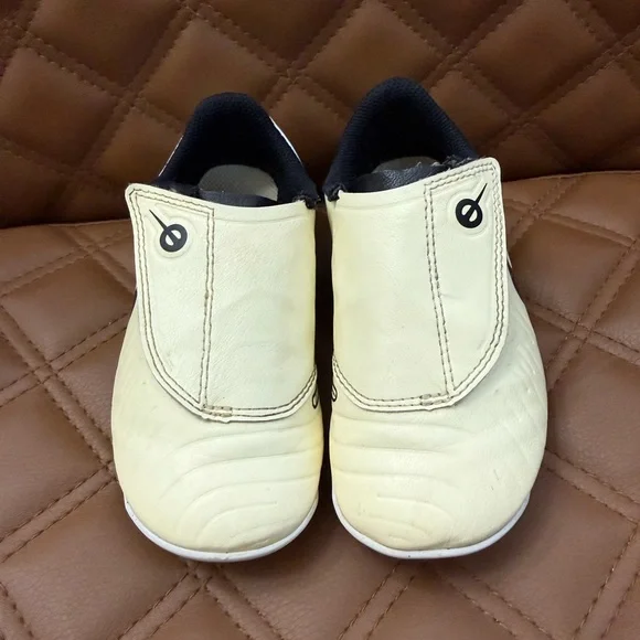 Nike Toddler Soccer Cleats size 9 - Picture 4 of 9